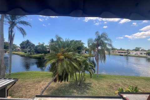 Condominio en venta en Pembroke Pines, Florida, 3 dormitorios, 136.75 m2 № 1319058 - foto 2