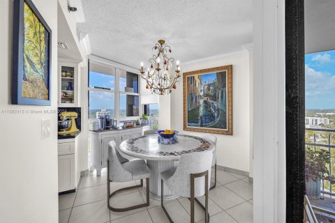 Condo in Miami, Florida, 2 bedrooms  № 1377118 - photo 27