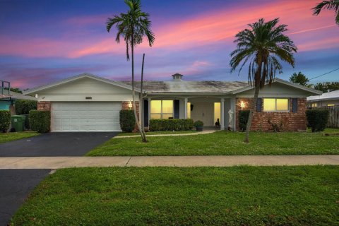 House in Fort Lauderdale, Florida 3 bedrooms, 229.65 sq.m. № 888037 - photo 27