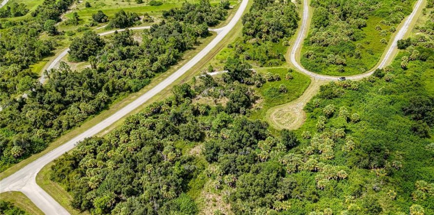 Terrain à North Port, Floride № 1354244