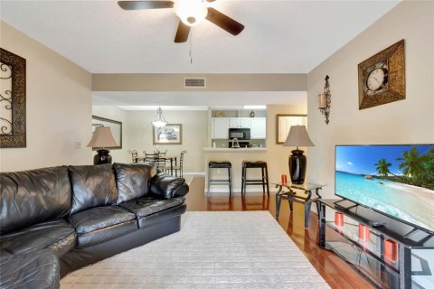 Copropriété à vendre à Kissimmee, Floride: 2 chambres, 90.02 m2 № 1354281 - photo 4