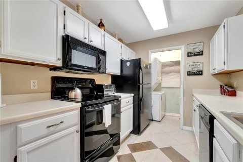 Condo in Kissimmee, Florida, 2 bedrooms  № 1354281 - photo 9