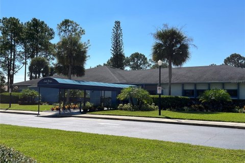 Villa ou maison à louer à Orlando, Floride: 2 chambres, 121.89 m2 № 1354210 - photo 17