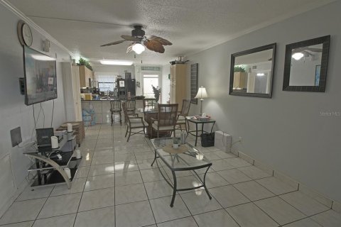 Copropriété à vendre à Punta Gorda, Floride: 2 chambres, 82.13 m2 № 1357546 - photo 9