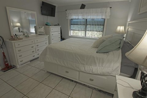 Condo in Punta Gorda, Florida, 2 bedrooms  № 1357546 - photo 13