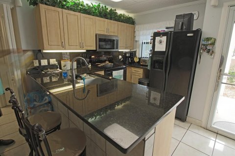 Condominio en venta en Punta Gorda, Florida, 2 dormitorios, 82.13 m2 № 1357546 - foto 2