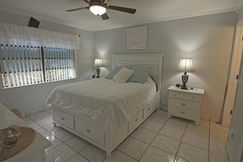 Condo in Punta Gorda, Florida, 2 bedrooms  № 1357546 - photo 12