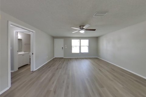 Villa ou maison à louer à Bradenton, Floride: 2 chambres, 118.17 m2 № 1357547 - photo 3