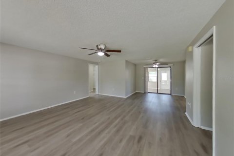 Villa ou maison à louer à Bradenton, Floride: 2 chambres, 118.17 m2 № 1357547 - photo 2