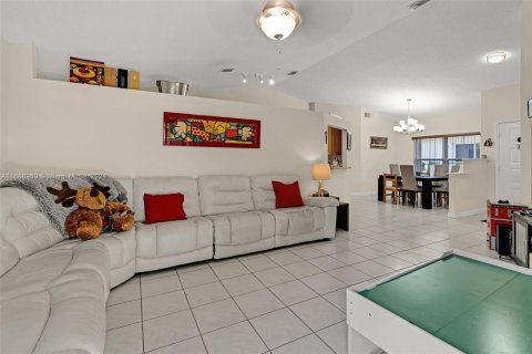 Villa ou maison à vendre à Pembroke Pines, Floride: 3 chambres, 137.5 m2 № 1431451 - photo 5