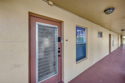 Copropriété à vendre à Tamarac, Floride: 2 chambres, 81.75 m2 № 1355163 - photo 3