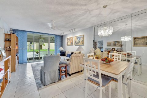 Copropriété à vendre à Tamarac, Floride: 2 chambres, 81.75 m2 № 1355163 - photo 13