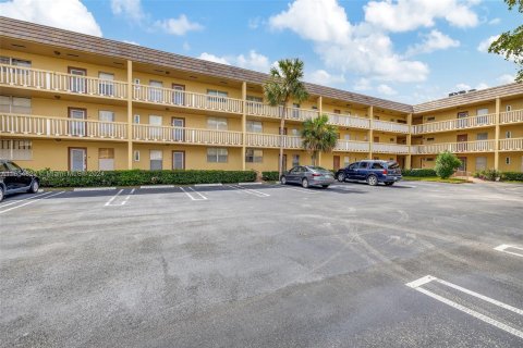 Copropriété à vendre à Tamarac, Floride: 2 chambres, 81.75 m2 № 1355163 - photo 2