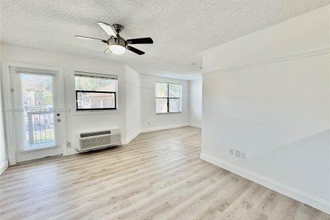 Copropriété à louer à Pompano Beach, Floride: 1 chambre, 43.66 m2 № 1355119 - photo 9