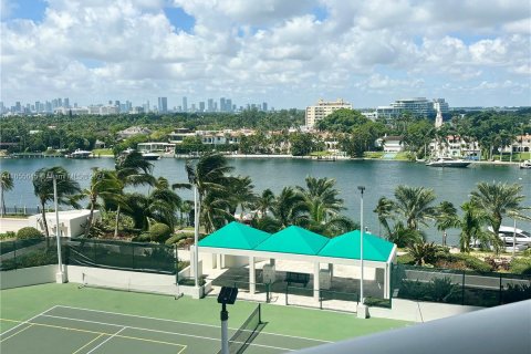 Condominio en alquiler en Miami Beach, Florida, 2 dormitorios, 128.21 m2 № 1355180 - foto 18