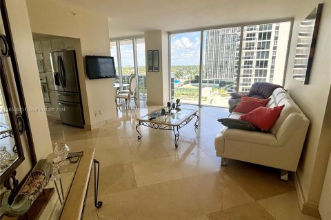 Condo in Miami Beach, Florida, 2 bedrooms  № 1355180 - photo 23