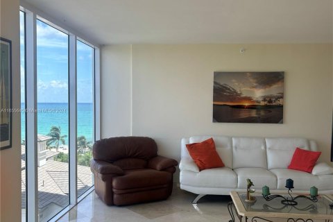 Condo in Miami Beach, Florida, 2 bedrooms  № 1355180 - photo 28