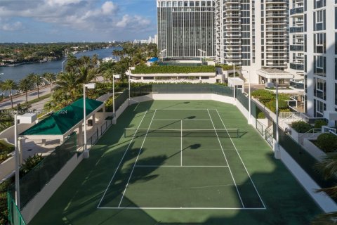 Condominio en alquiler en Miami Beach, Florida, 2 dormitorios, 128.21 m2 № 1355180 - foto 4