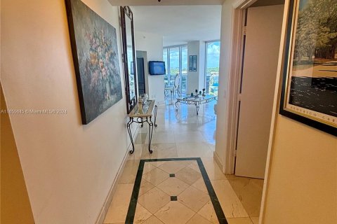 Condominio en alquiler en Miami Beach, Florida, 2 dormitorios, 128.21 m2 № 1355180 - foto 16