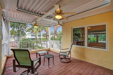 Villa ou maison à vendre à Miami Beach, Floride: 4 chambres, 304.81 m2 № 701486 - photo 23