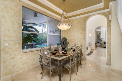Villa ou maison à vendre à Miramar, Floride: 6 chambres, 349.87 m2 № 860081 - photo 15