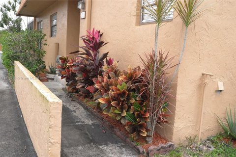 Adosado en venta en Pembroke Pines, Florida, 4 dormitorios, 150.13 m2 № 956332 - foto 5