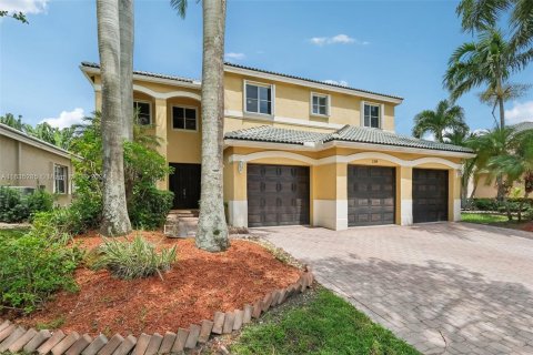 House in Weston, Florida 5 bedrooms, 290.04 sq.m. № 1316290 - photo 3