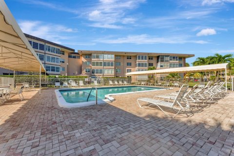 Condominio en venta en Lauderdale Lakes, Florida, 2 dormitorios, 94.85 m2 № 913487 - foto 12