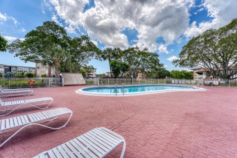 Condominio en venta en Lauderdale Lakes, Florida, 2 dormitorios, 94.85 m2 № 913487 - foto 10