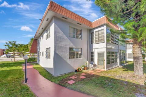 Condominio en venta en Lauderdale Lakes, Florida, 2 dormitorios, 94.85 m2 № 913487 - foto 7