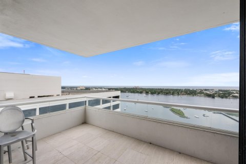 Condominio en venta en West Palm Beach, Florida, 3 dormitorios, 194.26 m2 № 913519 - foto 20