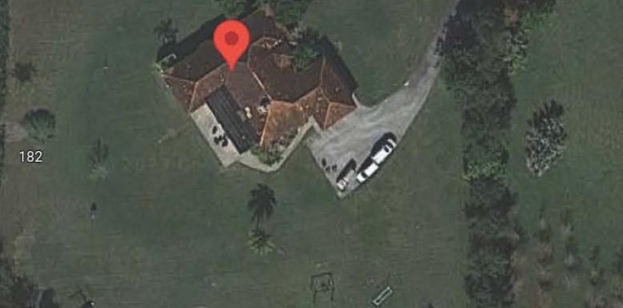 Casa en Southwest Ranches, Florida 3 dormitorios, 395.95 m2 № 913949