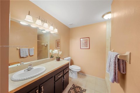 Touwnhouse à vendre à Hialeah, Floride: 2 chambres, 121.61 m2 № 1378884 - photo 20