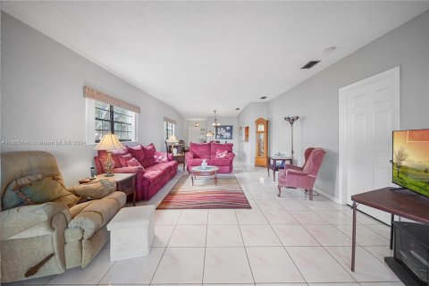 Touwnhouse à vendre à Hialeah, Floride: 2 chambres, 121.61 m2 № 1378884 - photo 5