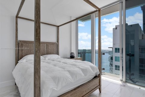 Condo in Miami, Florida, 1 bedroom  № 1103662 - photo 26