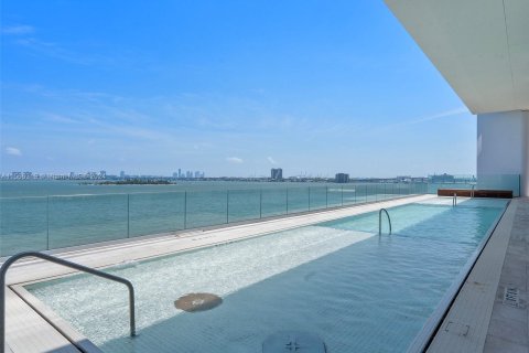 Condo in Miami, Florida, 1 bedroom  № 1103662 - photo 6