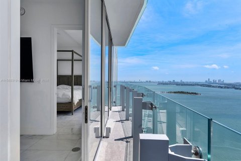 Condo in Miami, Florida, 1 bedroom  № 1103662 - photo 23