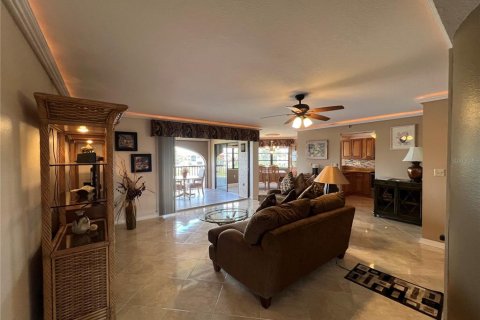 Condominio en venta en Punta Gorda, Florida, 2 dormitorios, 122.63 m2 № 1201960 - foto 8