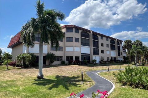 Condominio en venta en Punta Gorda, Florida, 2 dormitorios, 122.63 m2 № 1201960 - foto 1