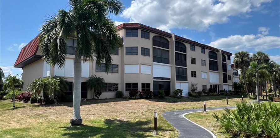 Condo in Punta Gorda, Florida, 2 bedrooms  № 1201960