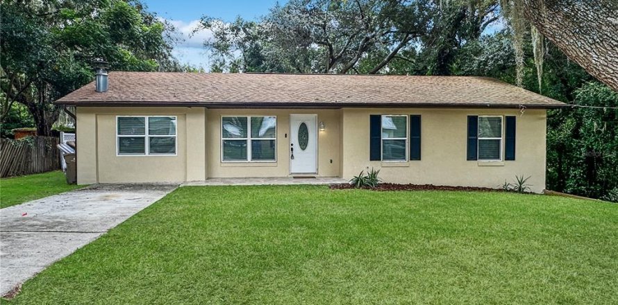 House in Eustis, Florida 3 bedrooms, 130.06 sq.m. № 1346297