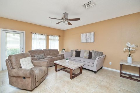 Touwnhouse à vendre à Kissimmee, Floride: 3 chambres, 128.39 m2 № 1256463 - photo 7