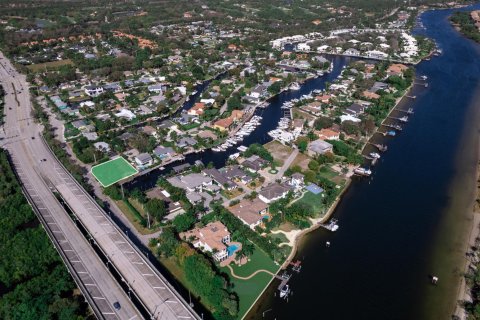 Villa ou maison à vendre à Palm Beach Gardens, Floride: 5 chambres, 398.92 m2 № 816040 - photo 1