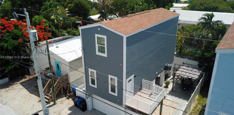 House in Key West, Florida 2 bedrooms, 130.06 sq.m. № 547497