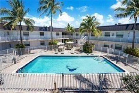 Copropriété à louer à Fort Lauderdale, Floride: 2 chambres, 69.68 m2 № 808417 - photo 1