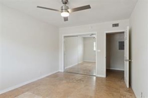 Copropriété à louer à Fort Lauderdale, Floride: 2 chambres, 69.68 m2 № 808417 - photo 4