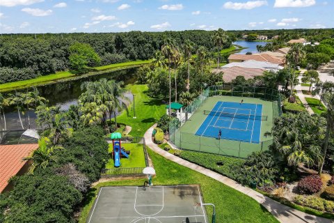 Villa ou maison à vendre à Weston, Floride: 4 chambres, 305.09 m2 № 1231275 - photo 5