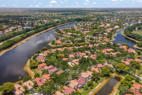 Villa ou maison à vendre à Weston, Floride: 4 chambres, 305.09 m2 № 1231275 - photo 1