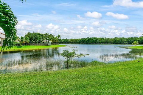 Villa ou maison à vendre à Weston, Floride: 4 chambres, 305.09 m2 № 1231275 - photo 11