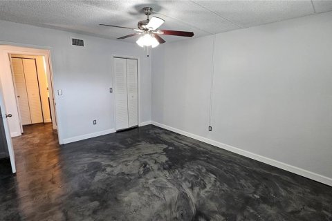 Condo in Tampa, Florida, 1 bedroom  № 1344642 - photo 11